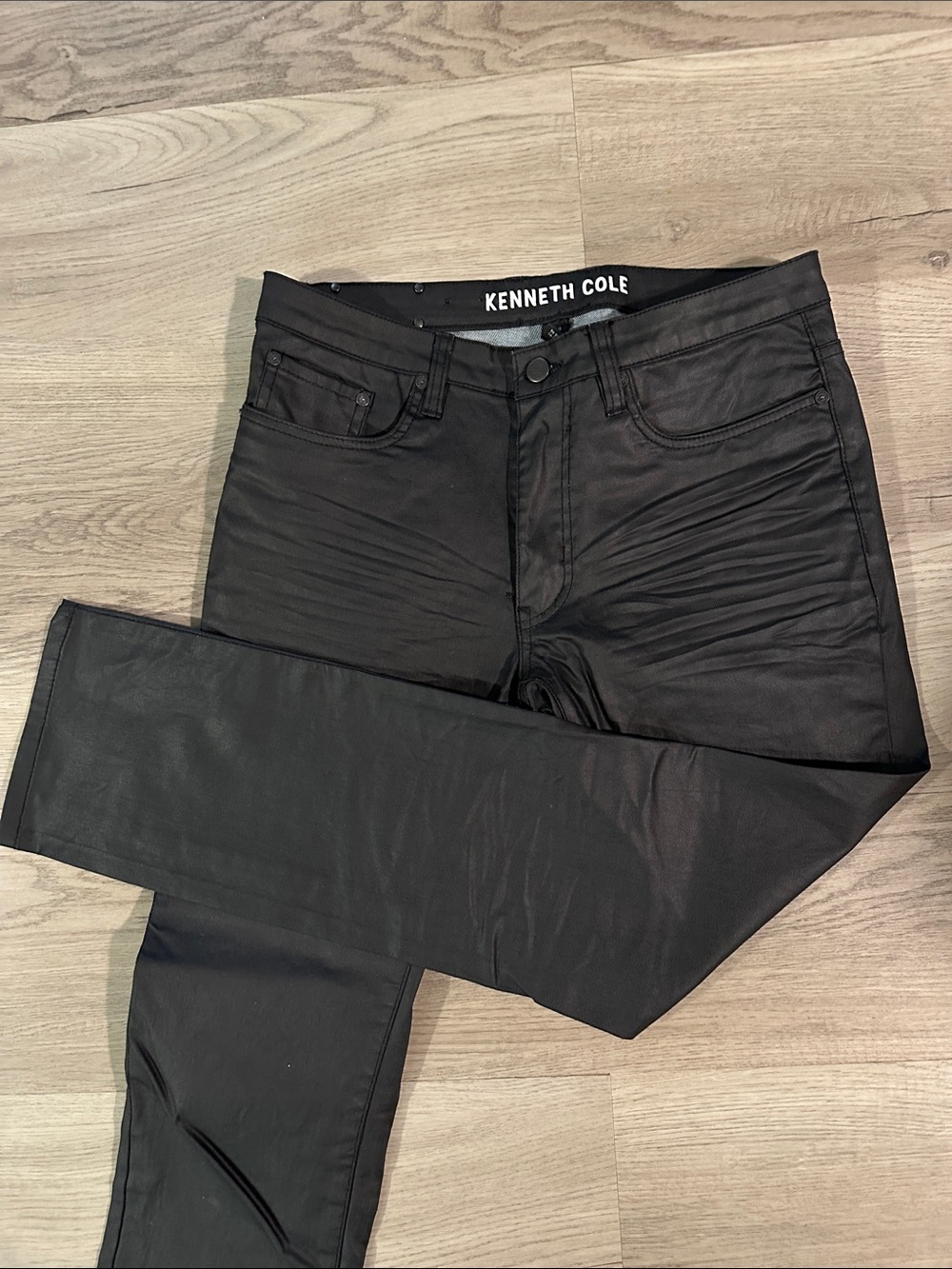 Kenneth Cole Men's Black Skinny Jeans - Sleek Coated Finish